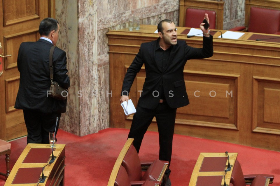 Tension in the Greek Parliament  /  Ενταση στην ολομέλεια της Βουλής