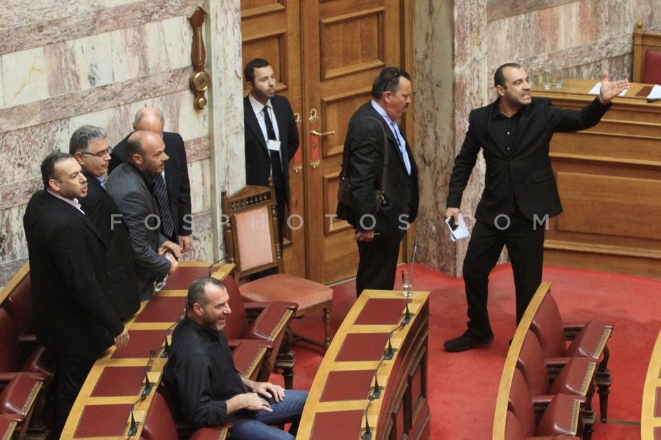 Tension in the Greek Parliament  /  Ενταση στην ολομέλεια της Βουλής